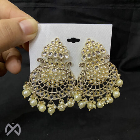 Gold-plated Chandbali Earring White Pearls